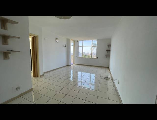 2.5 BEDROOM APARTMENT FOR SALE IN ESSENWOOD